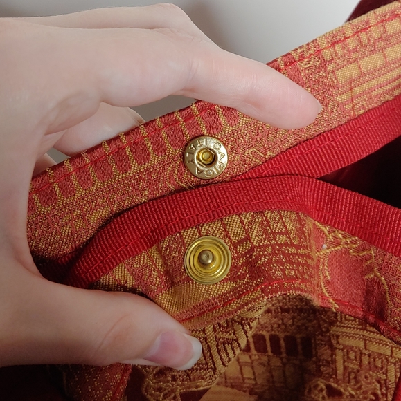 Beautiful Red Orange Unique Colonial Print Tote Bag with Red Tassle - Picture 13 of 16